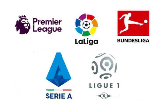 足蹟遍布 足蹟遍布